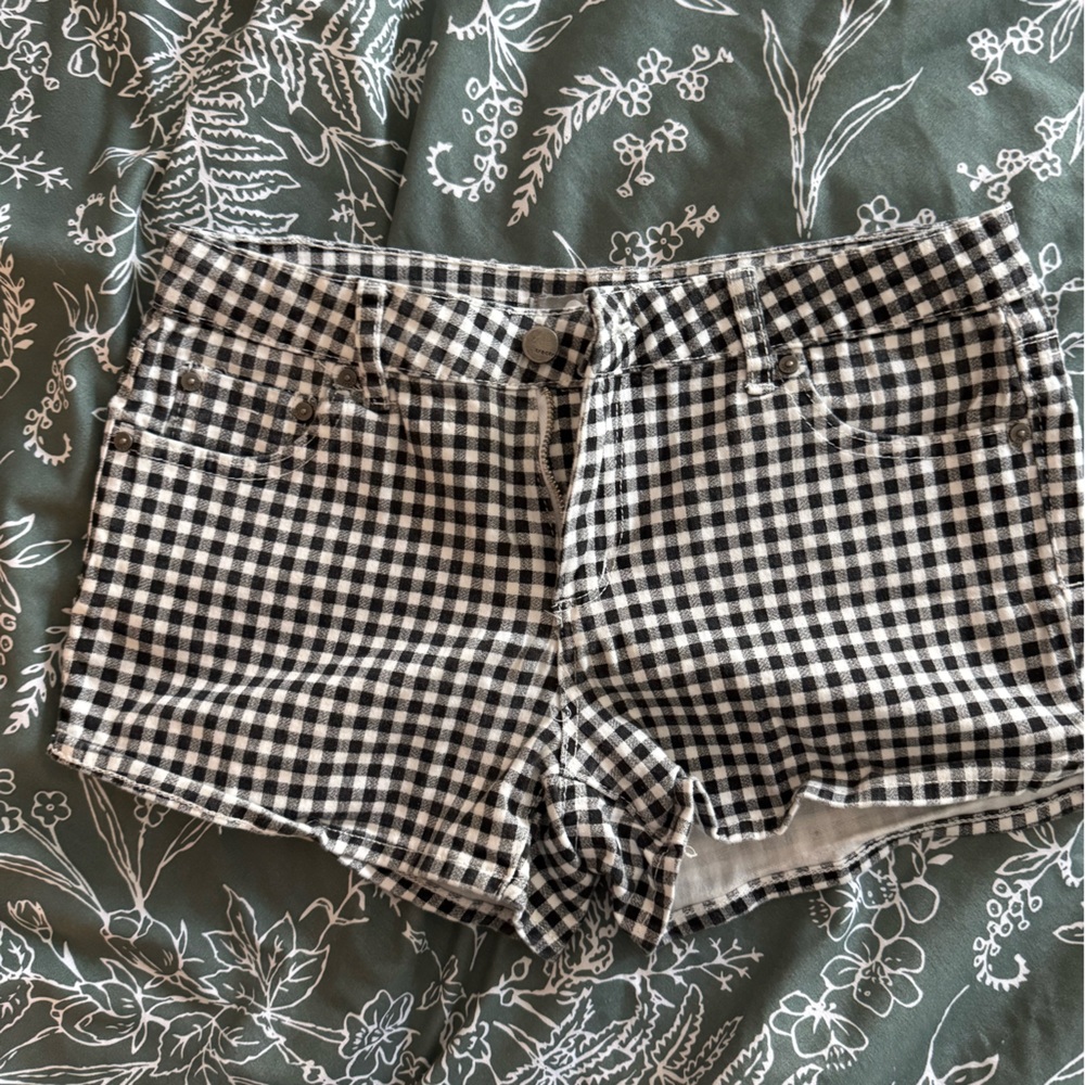 Tractr Monochrome Checkered Shorts